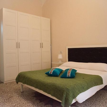Beautiful And Spacious Apartment Next To Termini 10 Minutes From Coliseum Buitenkant foto