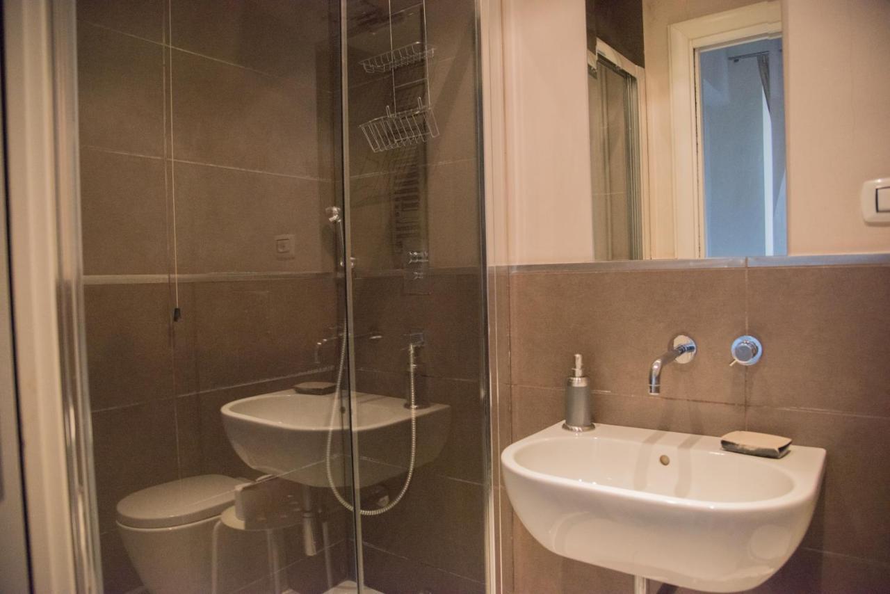 Beautiful And Spacious Apartment Next To Termini 10 Minutes From Coliseum Buitenkant foto